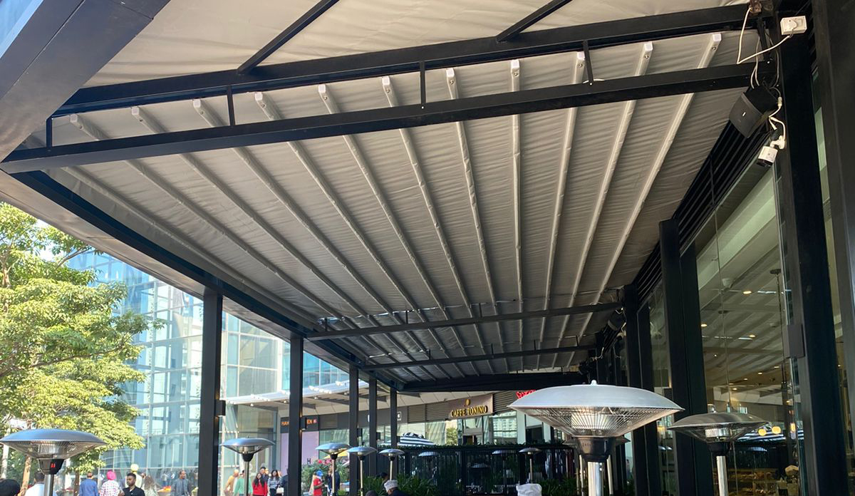 RETRACTABLE FABRIC ROOF