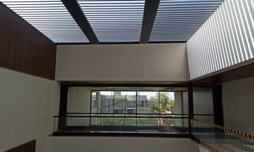 Louvered Pergola Roof D’cent Roof Solutions Pvt. Ltd (2)