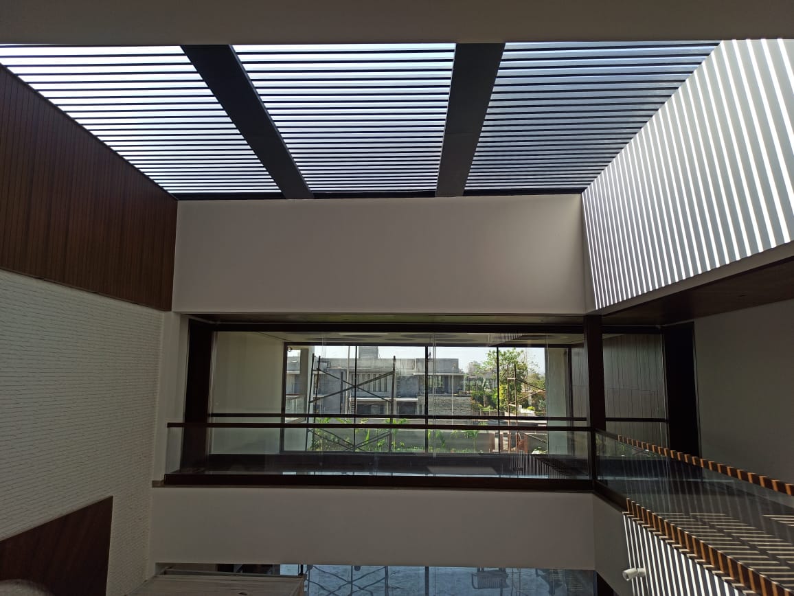 Louvered Pergola Roof D’cent Roof Solutions Pvt. Ltd (2)